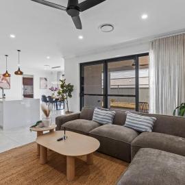 Spacious Pallara Luxe 5BR 4BA and Private Backyard
