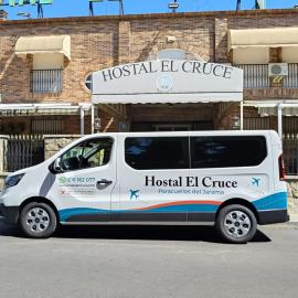 Hostal El Cruce、パラクエジョス・デ・ハラマのホテル