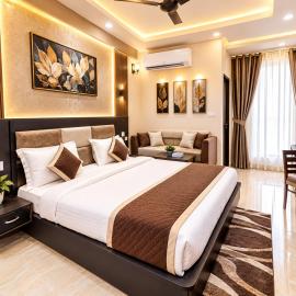 Hotel The Prem SR Near Vishwanath Temple # Resturent and Wifi - Maulvibagh Varansi, hôtel à Rāmnagar