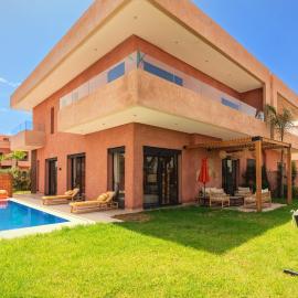 Beautiful family villa with Heated pool