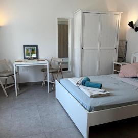 Adorable village retreat studio apartment Deryneia, hotelli kohteessa Dherinia