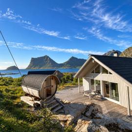 Haukland beach panorama - with Sauna, hotel en Offersøya