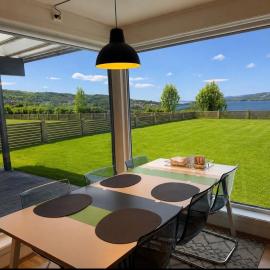 2 Bedroom Modern Apartment with Fjord View Near City Centre & Airport
