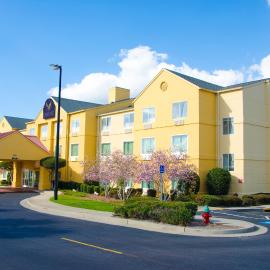 Eagles Nest Inn、ステイツボロのホテル