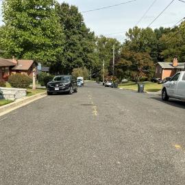 Charming House 4 bds, 2 baths, full kitchen & free parking