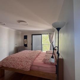 A peaceful residence in the heart of Penrith close to the train station and shopping center, hotel in Penrith