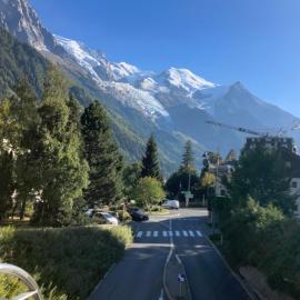 Van avec cuisine extérieure proche d'un lac, hotel i Séez