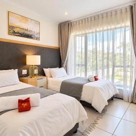 Jorog Haus, Luxury 2BR Near Fourways Mall, Pool , Gym & Balcony