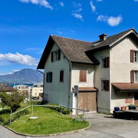 charmante & einfache Altbau-Wohnung in Hergiswil am See: Hergiswil şehrinde bir otel