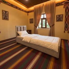 Sharshara Hotel, hotel Yukary-Ukhum városában