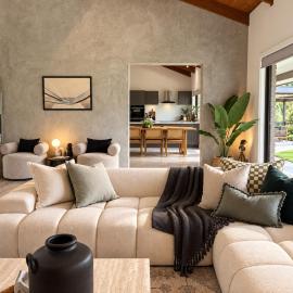 The Lakeside Estate Fire Pit & Private Grounds