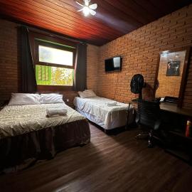 Quarto privativo completo no Centro, hotel Botucatuban