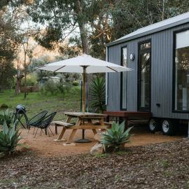 Djindarup Retreat Lakeview Tiny House 3 – hotel w mieście Margaret River