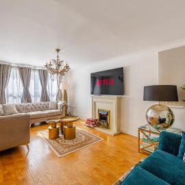Hornchurch 3-4 Bed Luxury Home - Garden & Free Parking