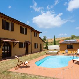 Podere Bellavista - Tuscan Villa with Private Pool and Endless Views