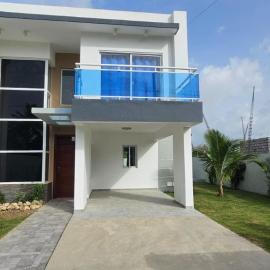 Caribbean Townhouse Pool Beach Nearby, готель у місті Кабарете