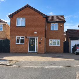 Detached Spacious 6 Bedroom Home in Ashford - Free Parking 3x