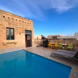Serenity Wellness Farmhouse With Private Sauna, hotel i Nadur