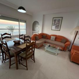 Front sea balcony mahdia, Hotel in Hiboun