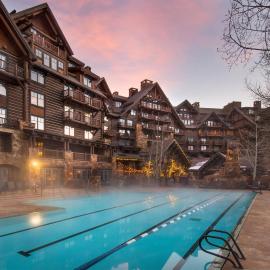 Bachelor Gulch Ritz-Carlton Hotel Room With Ski In, Ski Out Access, Hot Tub, And Full Service Spa, hotel in Avon
