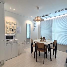 Stay in Seoul, 3 min to Seoul Station, New Apt, 3 Air Conditioners, Elevator, Rooftop, Quiet & Cozy