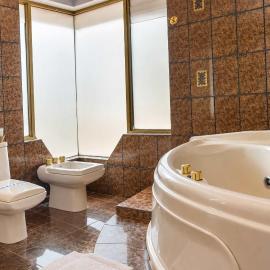 The Landmark I Jacuzzi and Kitchen Calacoto