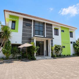 Hotel O near Monumen Jogja Kembali formerly Greenhouse Exclusive Kost Tegalwaras، فندق في Beran-kidul