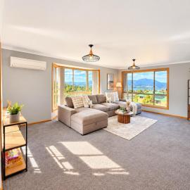 Wallcrest Retreat 5BR Views Pets and Parking