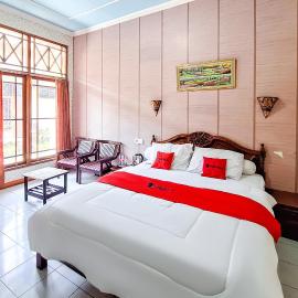 RedDoorz at Hotel Puri Merbabu Asri Boyolali