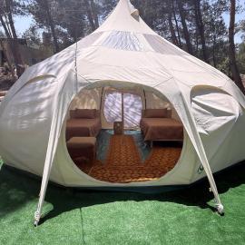 Lotus Belle Tent in a Kobayat Pine Forest, hotel a Qoubaiyat