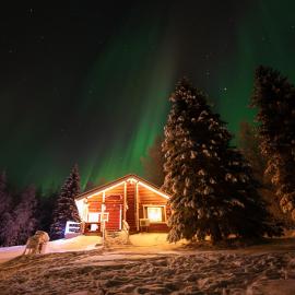 Villa Hiisi - Private Riverside Villa, Sauna & Northern Lights, hotel in Ranua