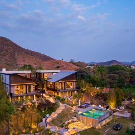 Whispering Lake Manor, Pool & Lake View in Udaipur