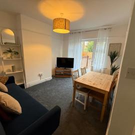 Spacious 4 Bedroom Home Easy London Access Free Parking