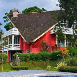 Villa alam indah merah