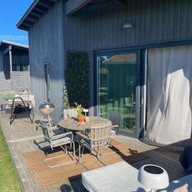 Modern bungalow med havsutsikt på Tofta strand