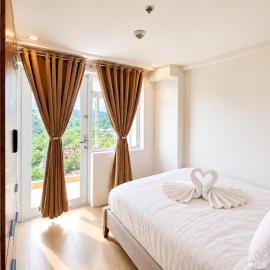 Mountain & City Lights Balcony View 2BR Condo Near Burnham Park