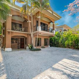 Casa Yoha, Private Escape with Pool and Terrace Views, hotel v mestu Tempate