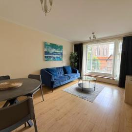2-Bedroom Apartment with Balcony & Parking in Central Woking
