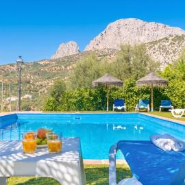 Casa Madrona Periana by Ruralidays