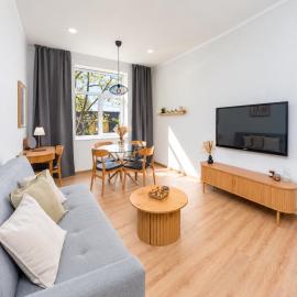 Freshly renovated apartment 24H check in available Free parking and parking for campervan available