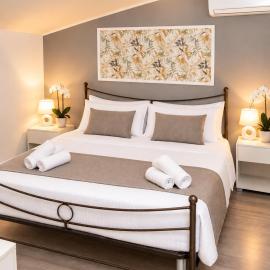 Casa di Giorgio-fronte spiaggia-vicino Tropea, hotel v destinaci Pizzo