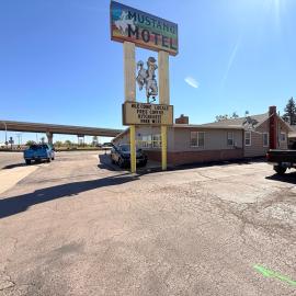 Mustang Motel Gillette I-90