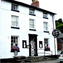 Old New Inn, Llanfyllin, hotelli kohteessa Llanfyllin
