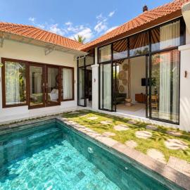 Luxe 2BR Villa Leafy with Private Pool, Canggu, Hotel in Canggu