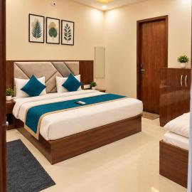 Hotel Grand Retreat - Vrindavan Central, hotel sa Vrindāvan