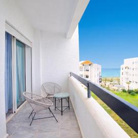 Hidden Treasure Resort, Sea, Lake & Golf Views, Pools & Quiet Escape