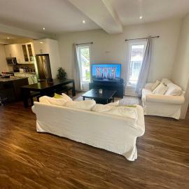 Clifton Hill Luxury Mojo Dojo!