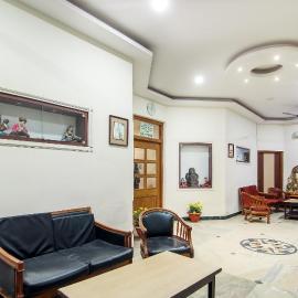 Hotel O Prayag Holidays, готель у місті Muthiganj