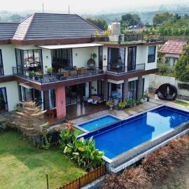 Twinpine villa, hotel din Punten