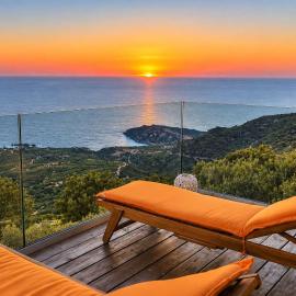 Harmony House- Sea View Cretan Escape with Jacuzzi